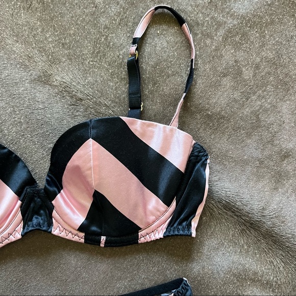 Agent Provocateur Melody Basque Striped Bra Pantie Set - Picture 3 of 9